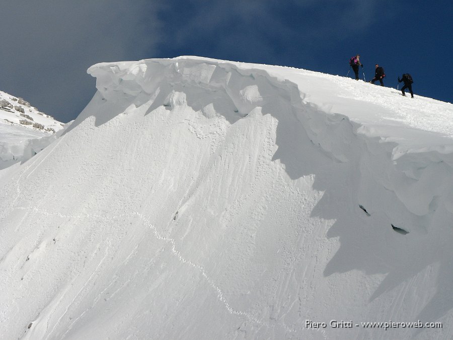 44 Distanti dalla cornice.jpg